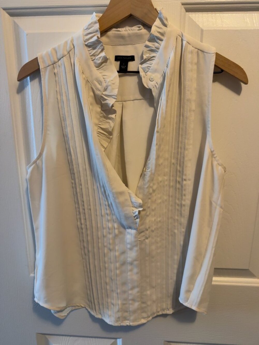 Ann Taylor Ivory Ruffle-Neck Pintuck Sleeveless Blouse, Size S